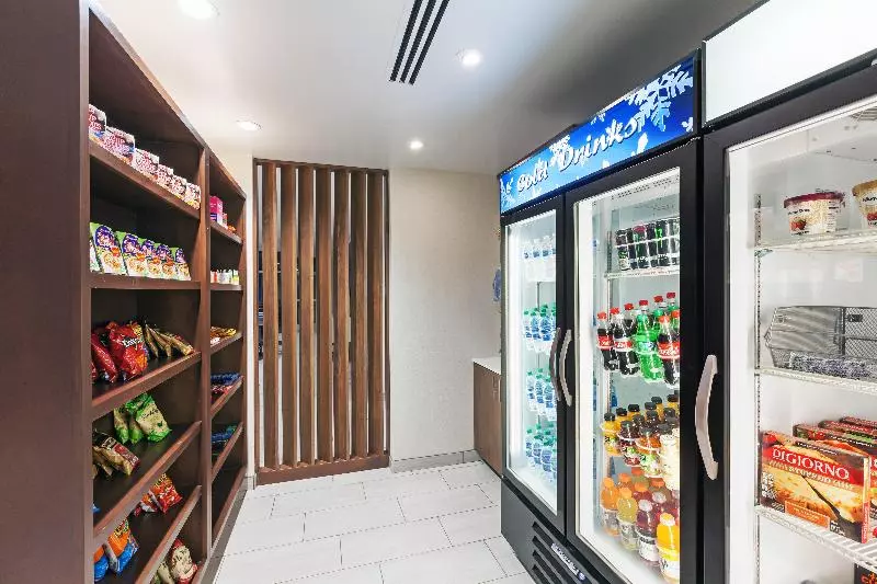 Hotelli Holiday Inn Express & Suites Tulsa South   Woodland Hills, An Ihg