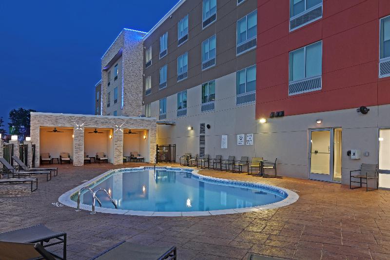 בית מלון כפרי Holiday Inn Express & Suites Tulsa South   Woodland Hills, An Ihg