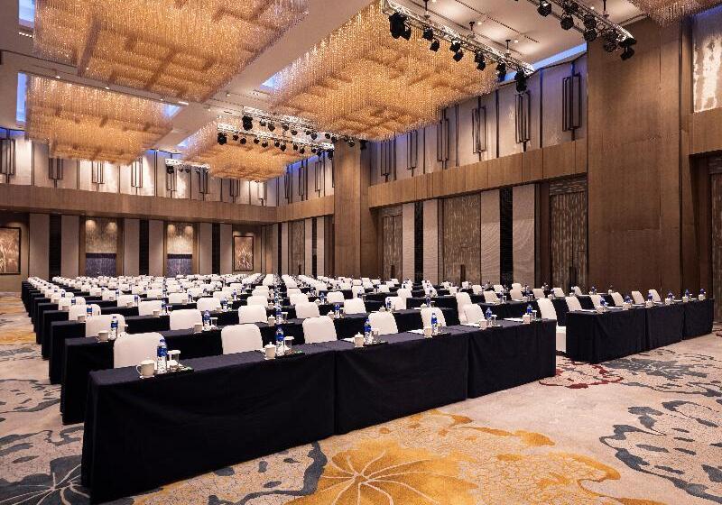 Szálloda Hualuxe Wuhu, An Ihg