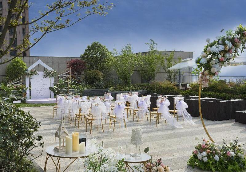 Szálloda Hualuxe Wuhu, An Ihg