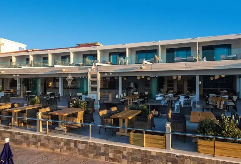 هتل Mandala Seafront Suites