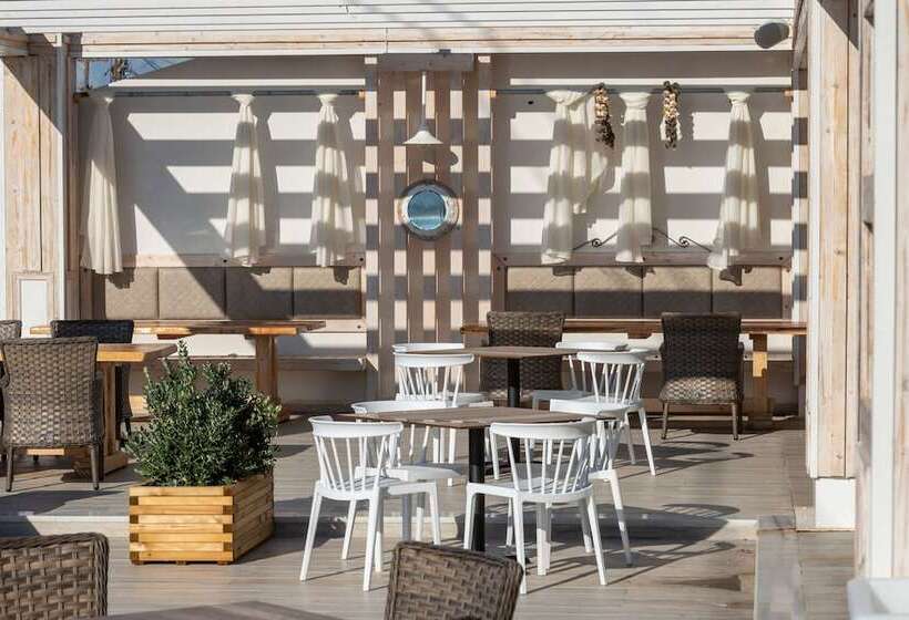 호텔 Mandala Seafront Suites