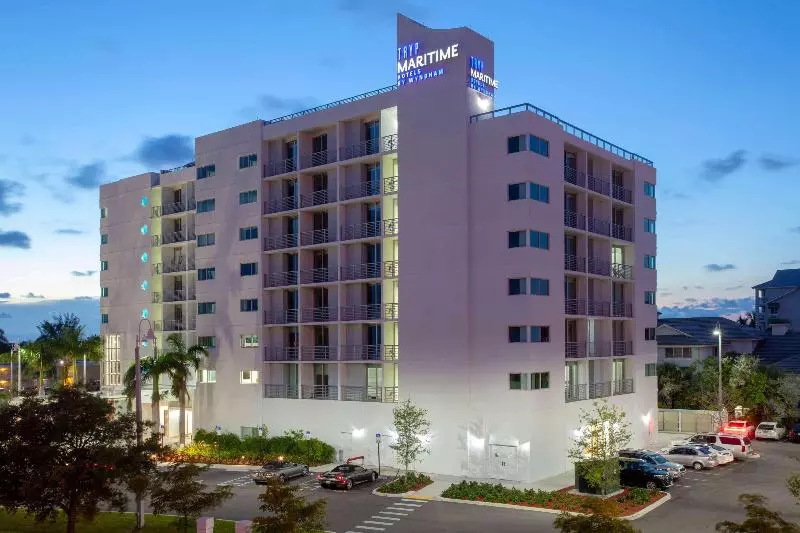 ホテル Maritime Fort Lauderdale Cruise Port