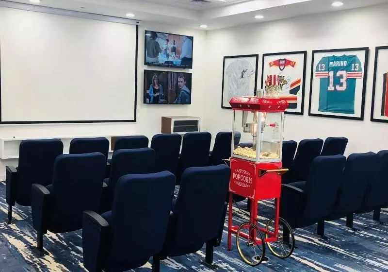 ホテル Maritime Fort Lauderdale Cruise Port