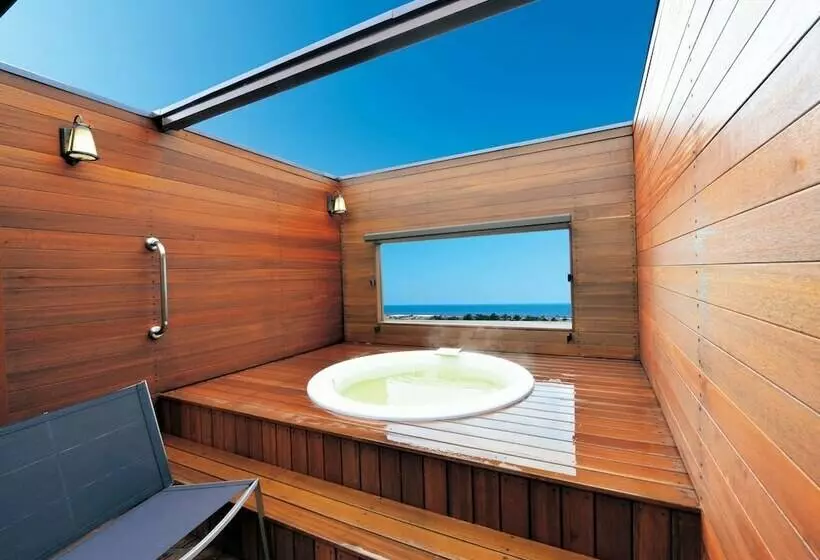 Hotelli Shirako New Seaside