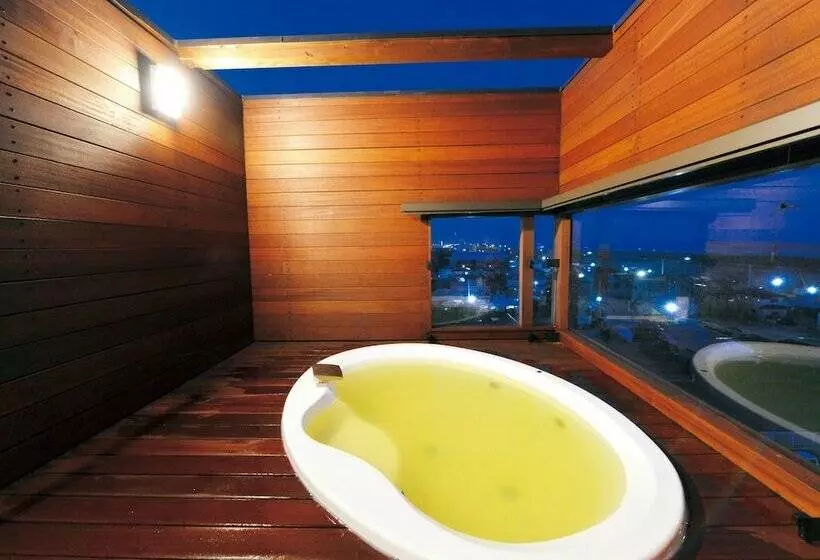 Hotelli Shirako New Seaside