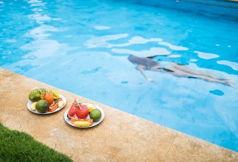 هتل Roça Santo António Ecolodge