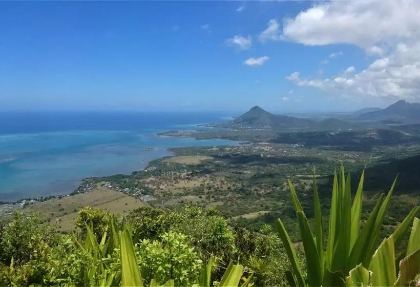 تختخواب و صبحانه Sweet Island