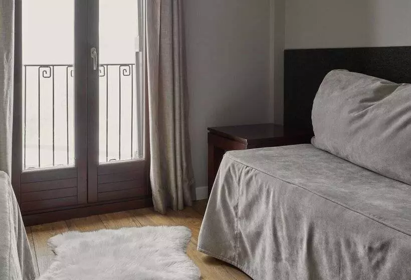 Apartahotel Tres Quiñones