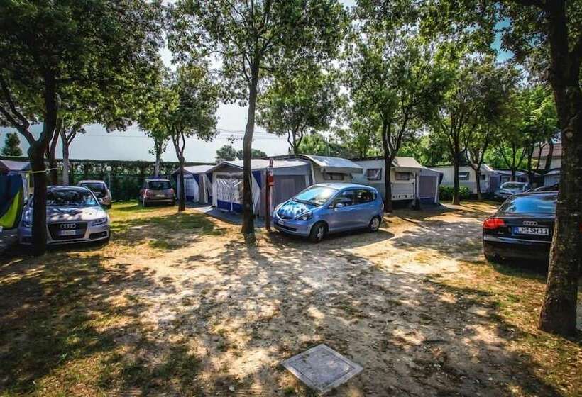 هتل Camping Parco Capraro