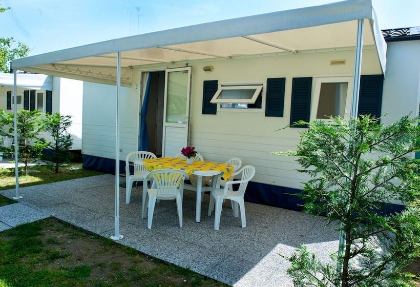 هتل Camping Parco Capraro