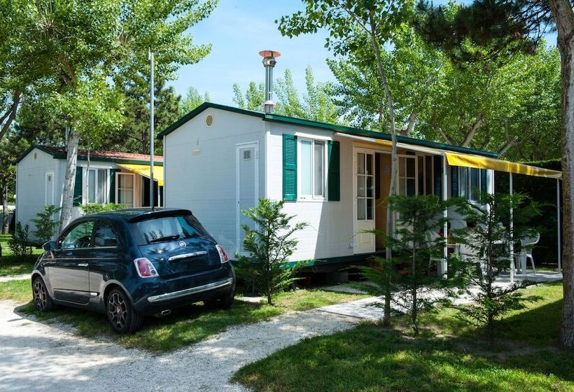 هتل Camping Parco Capraro