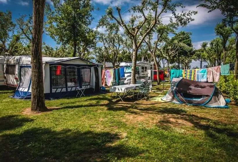 ホテル Camping Parco Capraro