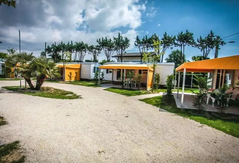 ホテル Camping Parco Capraro