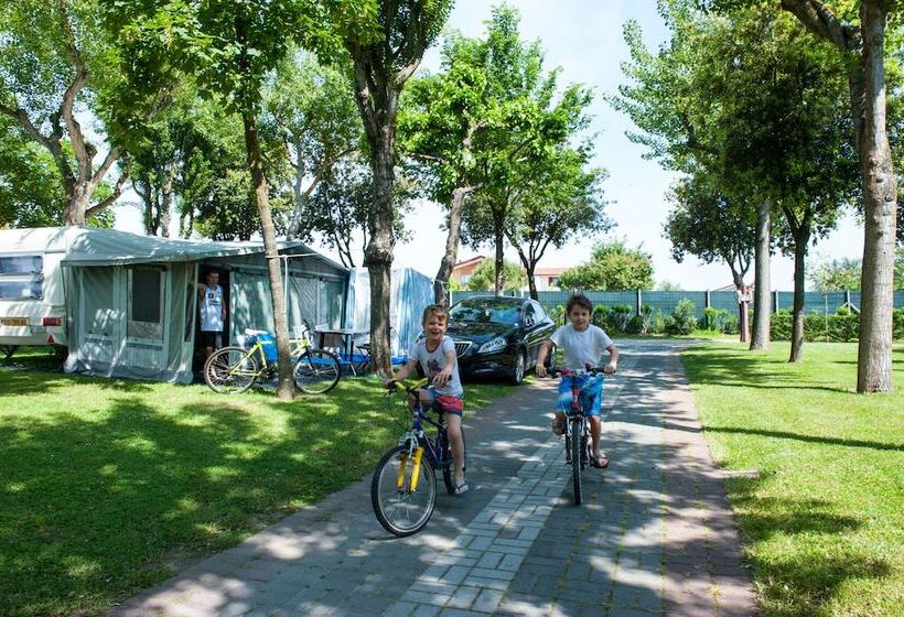 هتل Camping Parco Capraro