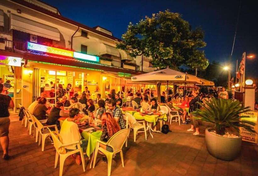 هتل Camping Parco Capraro