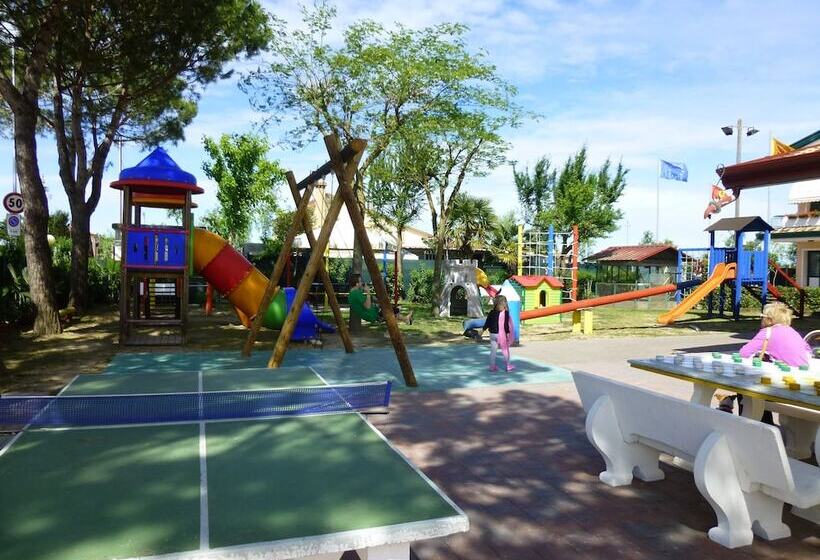 هتل Camping Parco Capraro