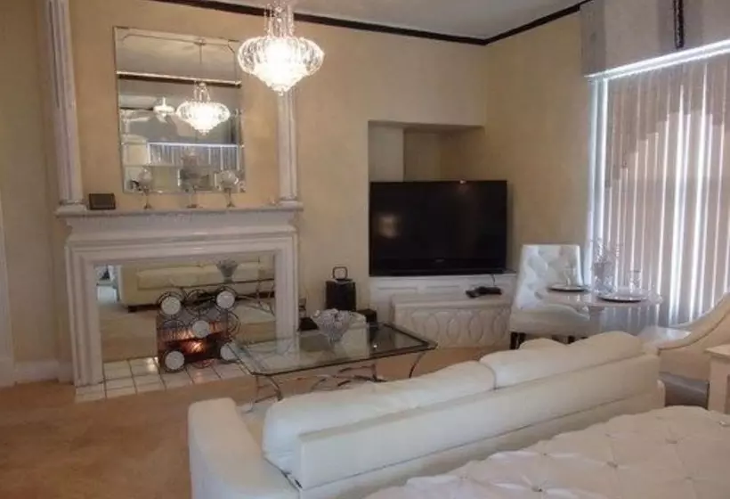 Hotelli Central West End B&b