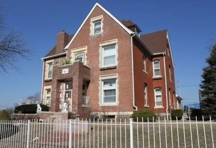 Hotelli Central West End B&b