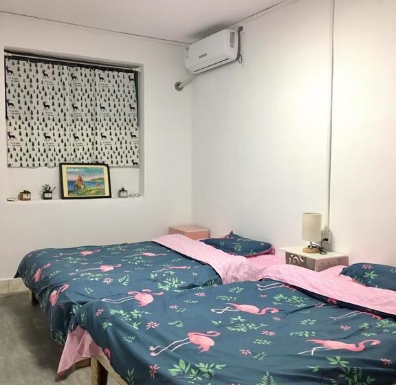 Szálloda Guilin Hundred Lives Youth Hostel