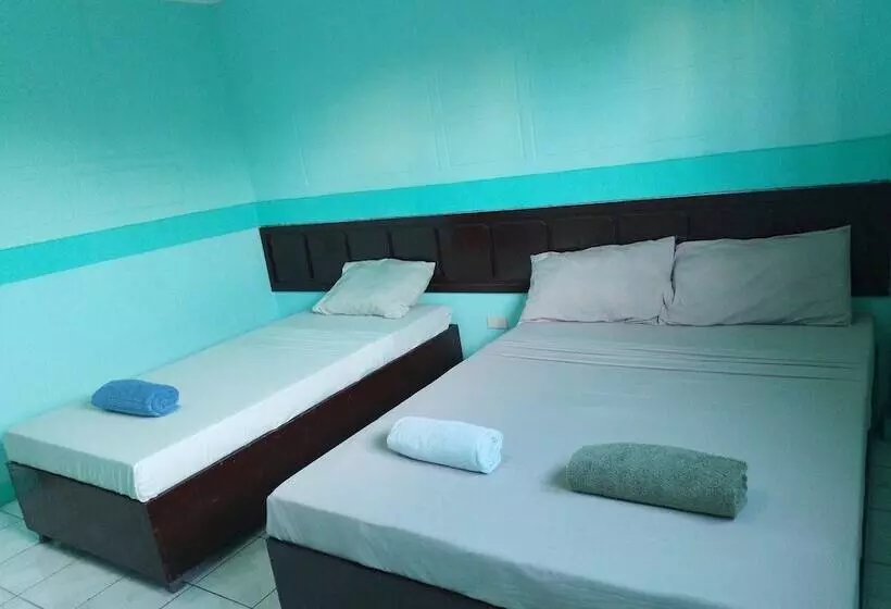 هتل Hayward Travel Inn