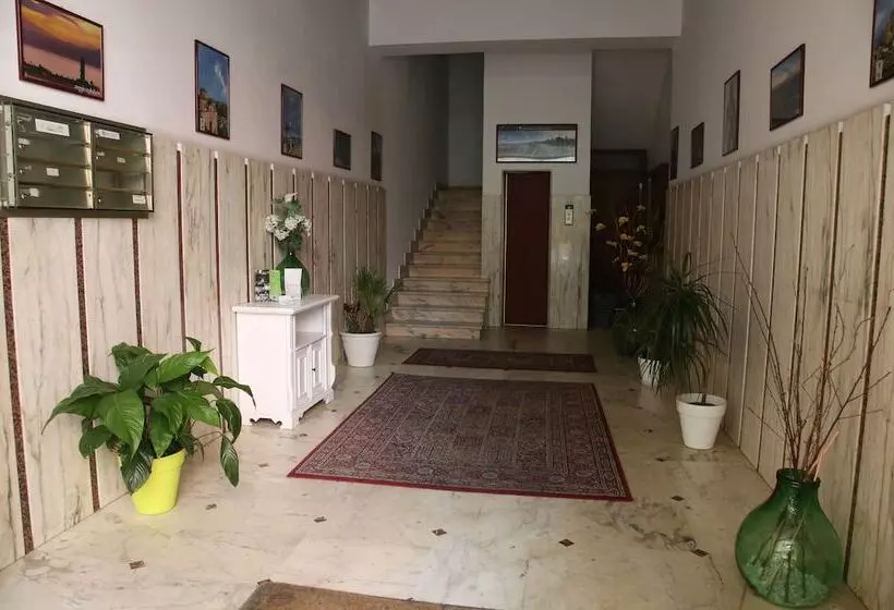 هتل L`essenza B&b