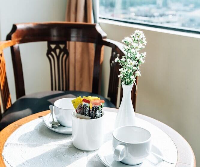 Отель Sinkiat Thani