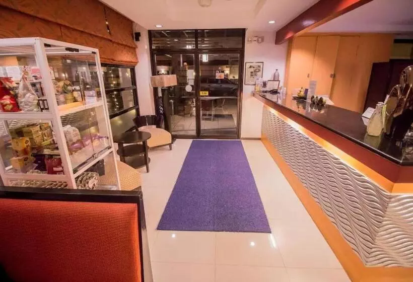 Hotelli The Red Palm Suites And Restaurant