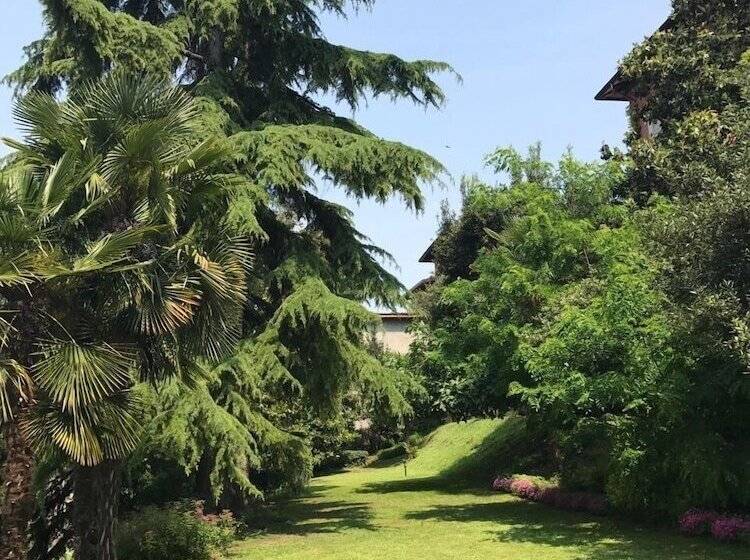 酒店 Villa House And Garden B&b