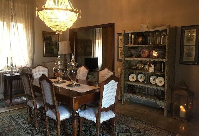 酒店 Villa House And Garden B&b