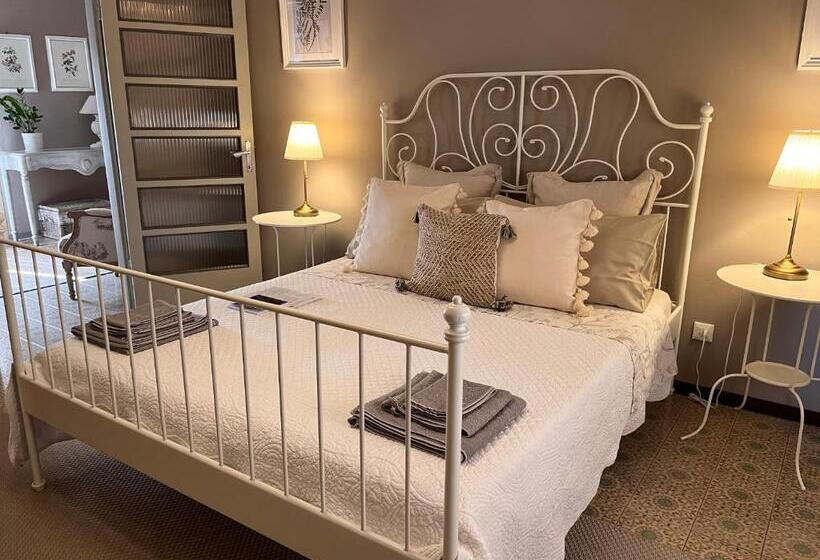 酒店 Villa House And Garden B&b