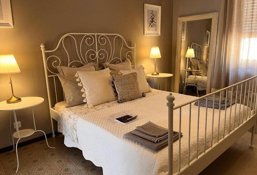 酒店 Villa House And Garden B&b