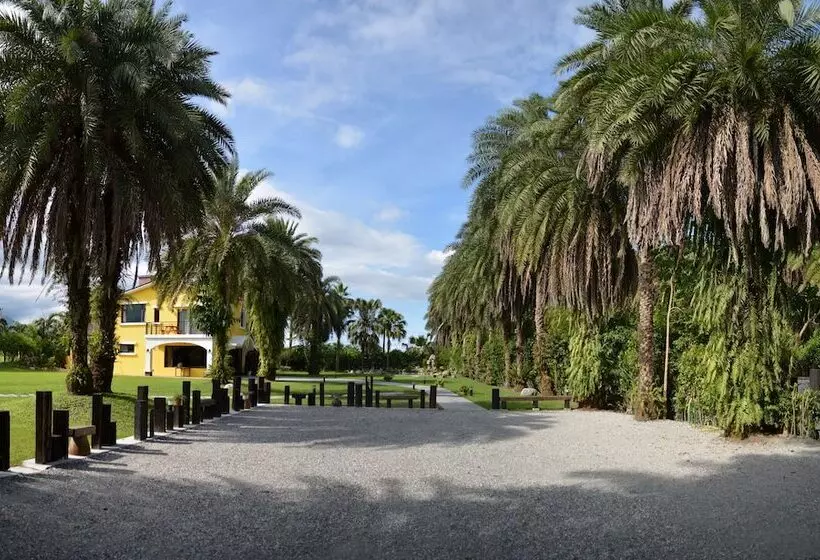 هتل Greenfield Villa