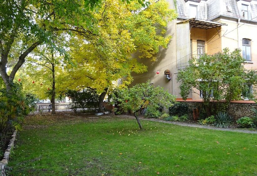 فندق Hummel Hostel   Historische Stadtvilla Mit Garten