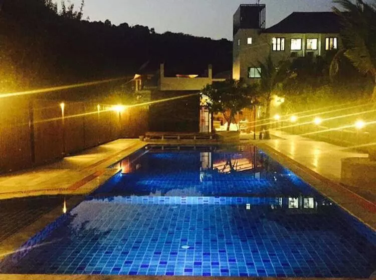 Khum Sai Ngam Hotel & Resort