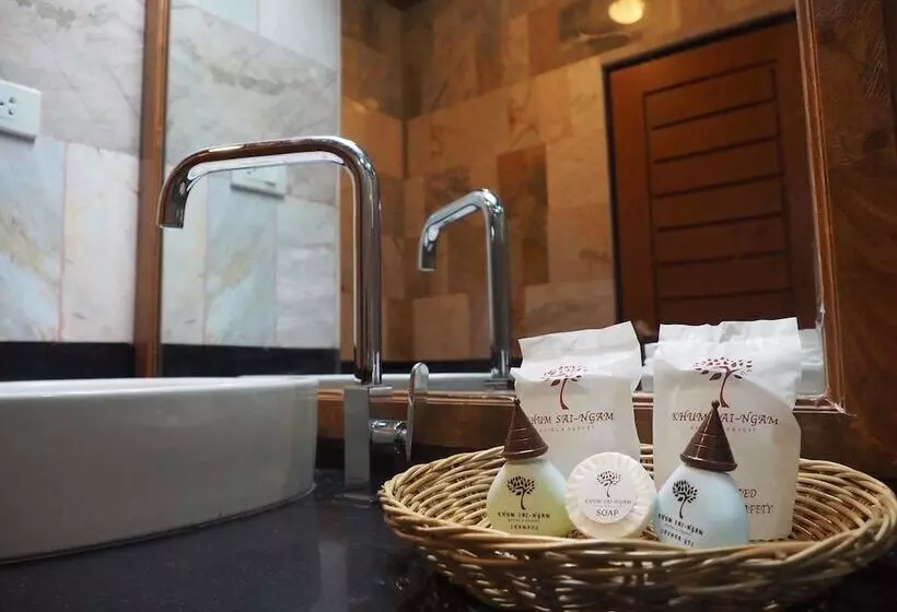 Khum Sai Ngam Hotel & Resort