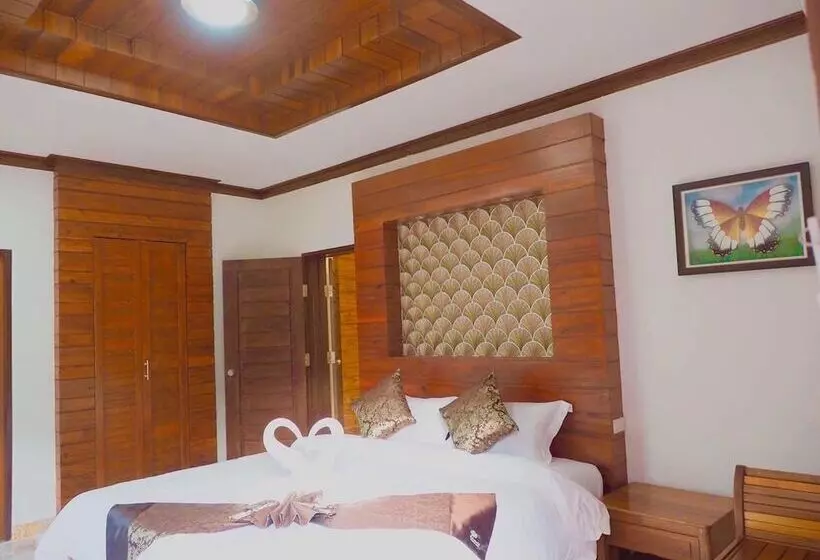 Khum Sai Ngam Hotel & Resort