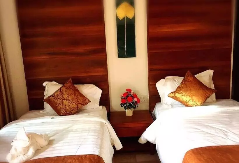 Khum Sai Ngam Hotel & Resort