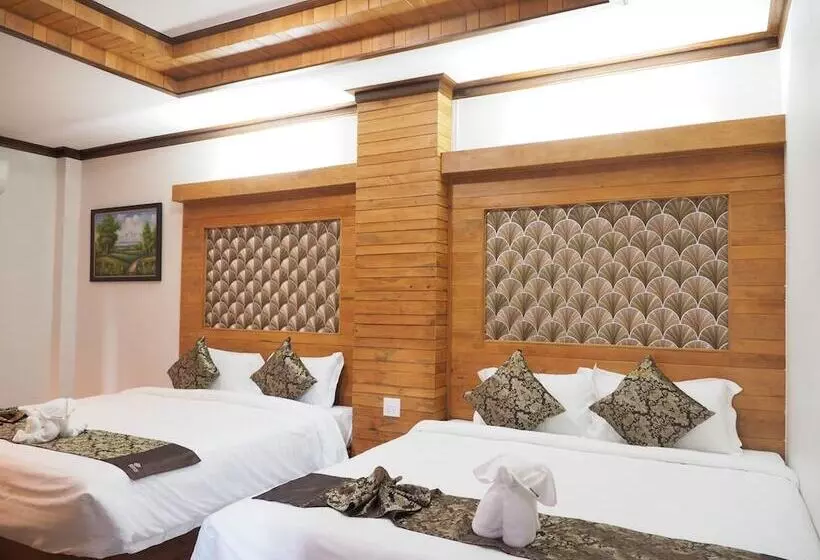 Khum Sai Ngam Hotel & Resort