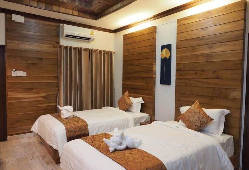 Khum Sai Ngam Hotel & Resort