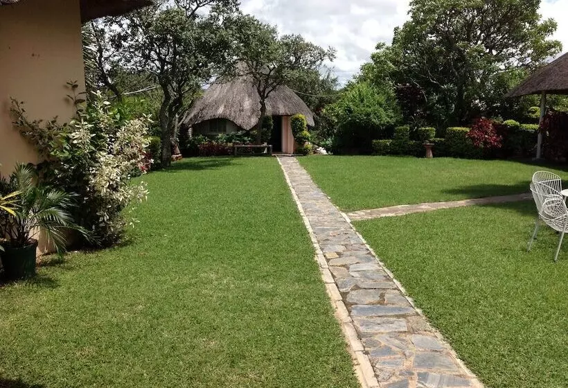 هتل Lynn S Guest House