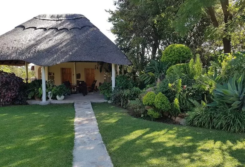 هتل Lynn S Guest House