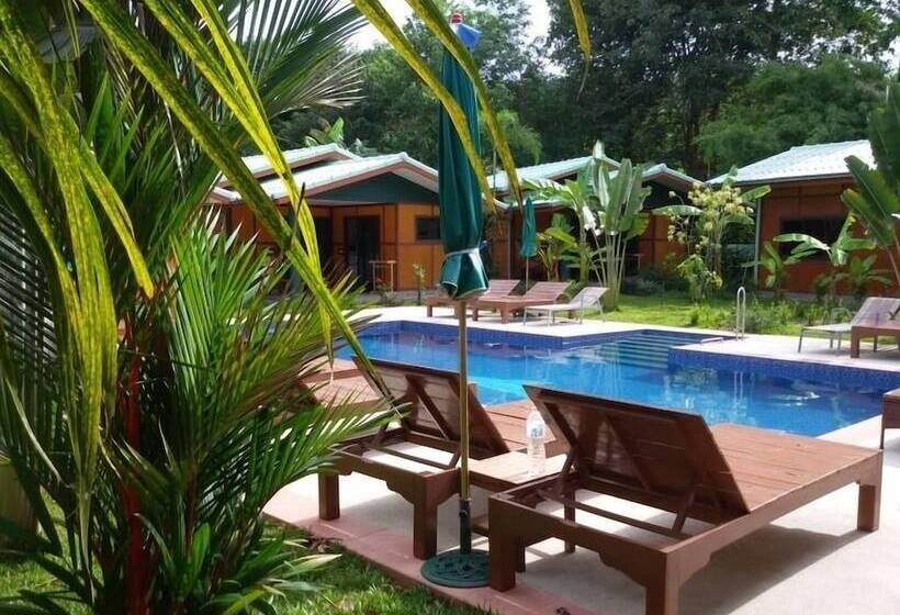 호텔 New Paradise Home Resort