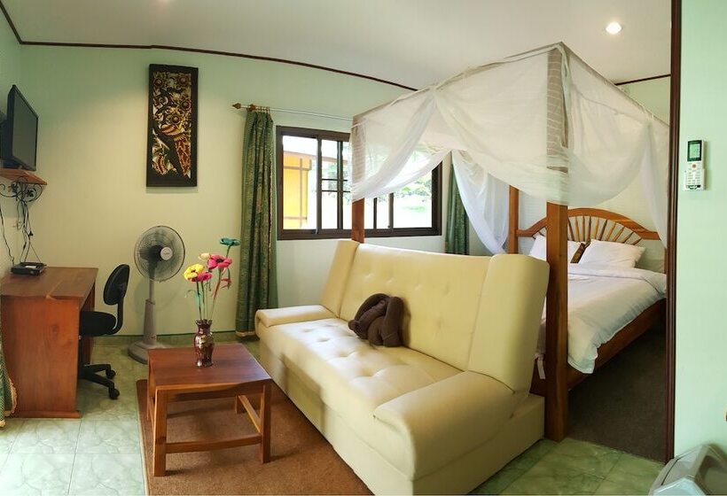 호텔 New Paradise Home Resort