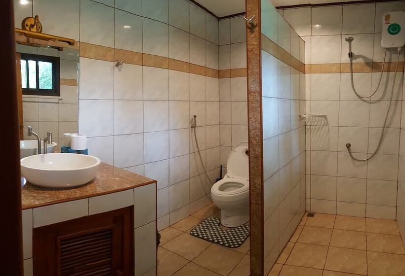 호텔 New Paradise Home Resort