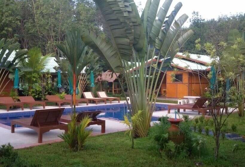 호텔 New Paradise Home Resort