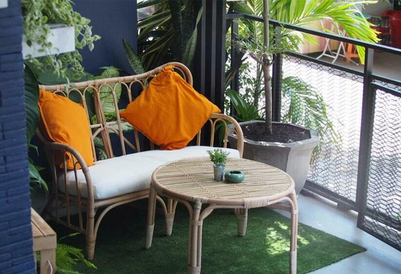 هتل Stay Samed Hostel