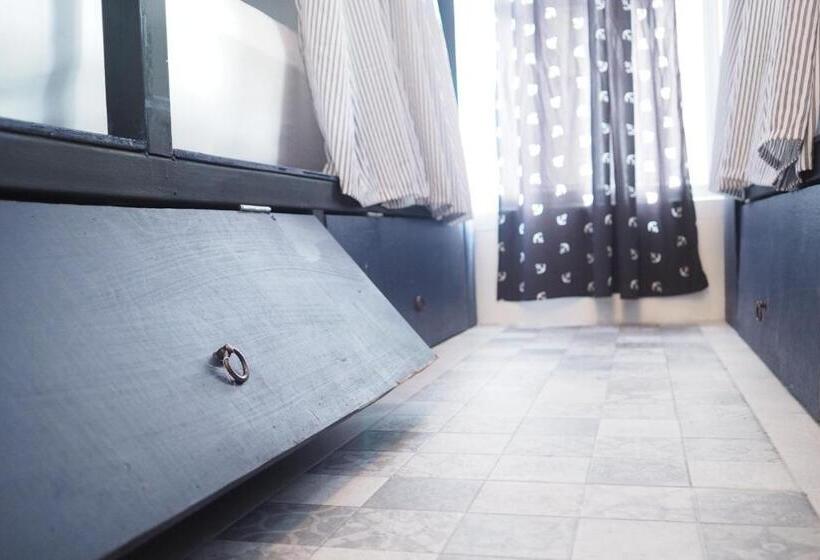 هتل Stay Samed Hostel