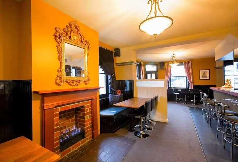 هتل The Tasmanian Inn