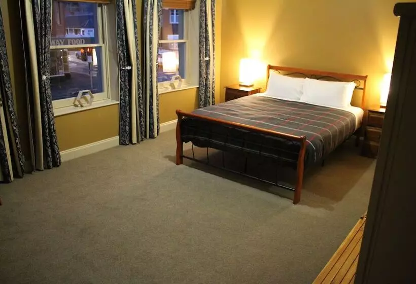 هتل The Tasmanian Inn